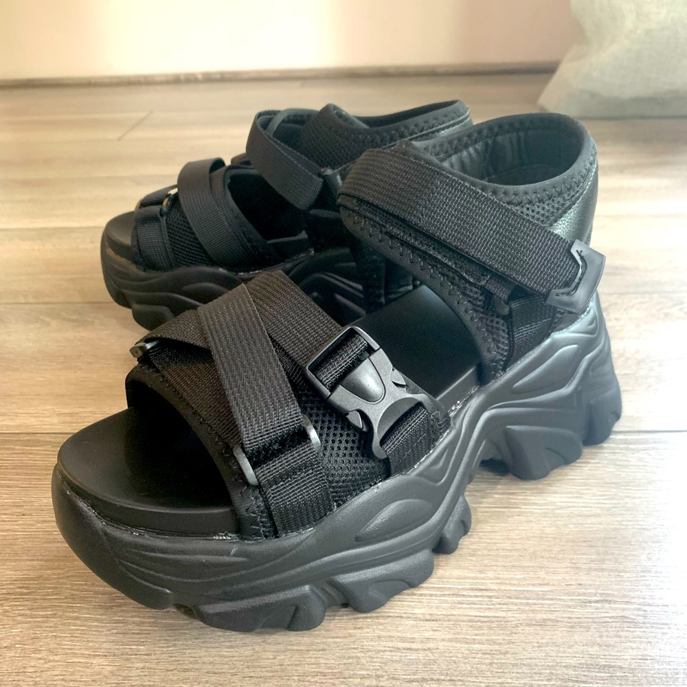 Black Platform Sandals / NEW